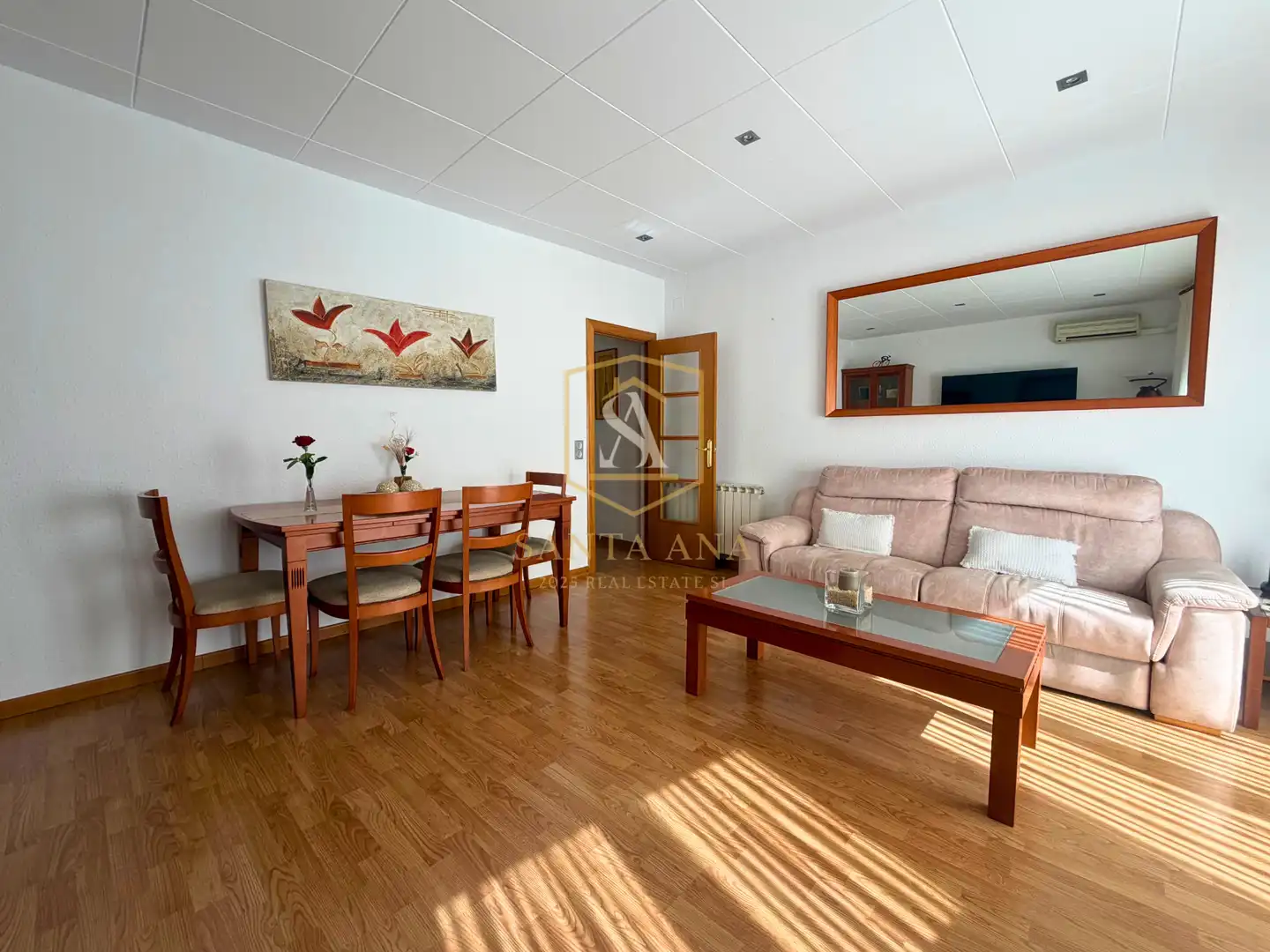 Wohnzimmer von Einfamilien-Reihenhaus zum Verkauf in Badalona mit Klimaanlage, Heizung und Parkett