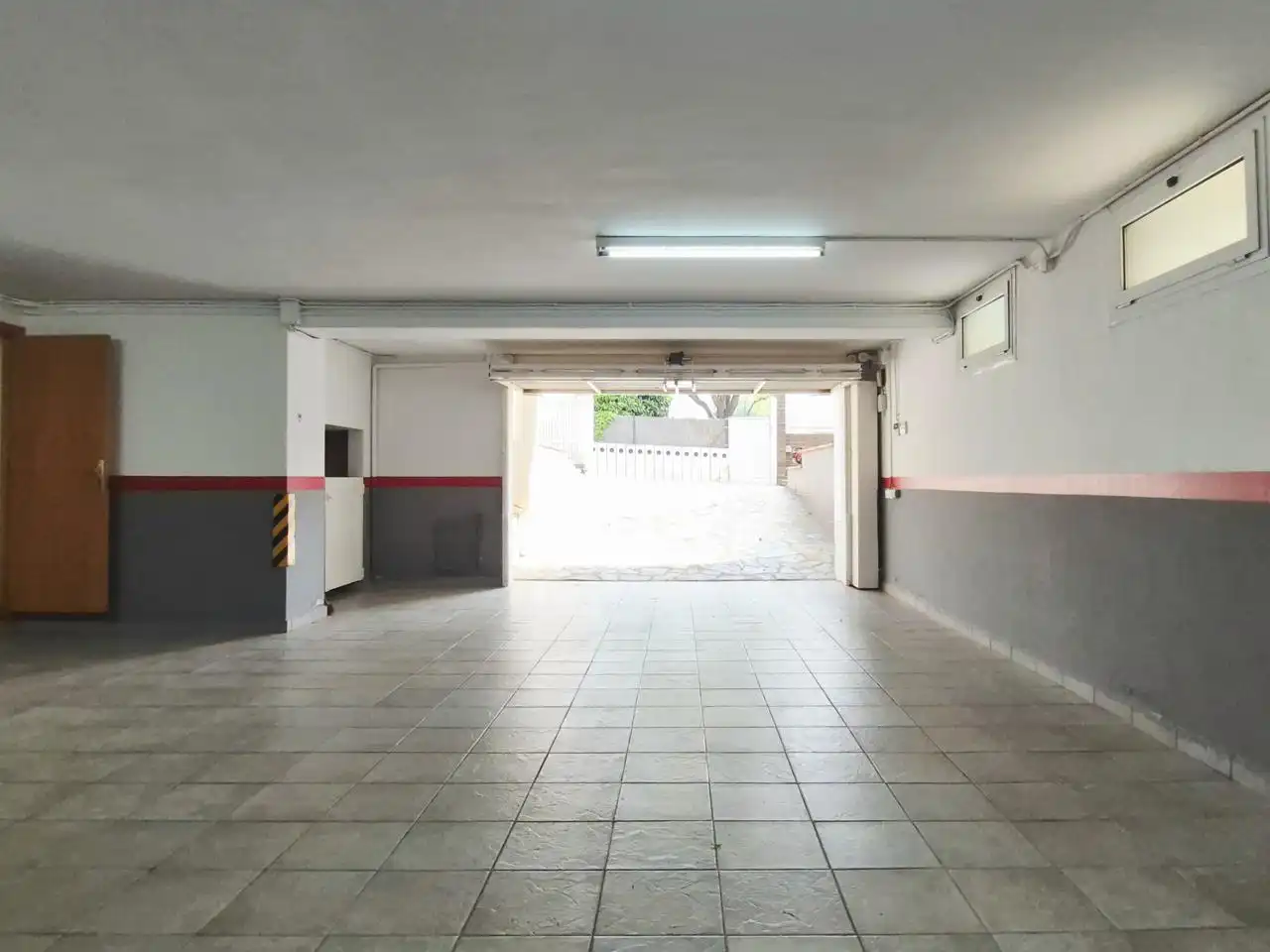 Aparcament de Casa o xalet en venda en Matadepera amb Aire condicionat, Jardí privat i Terrassa