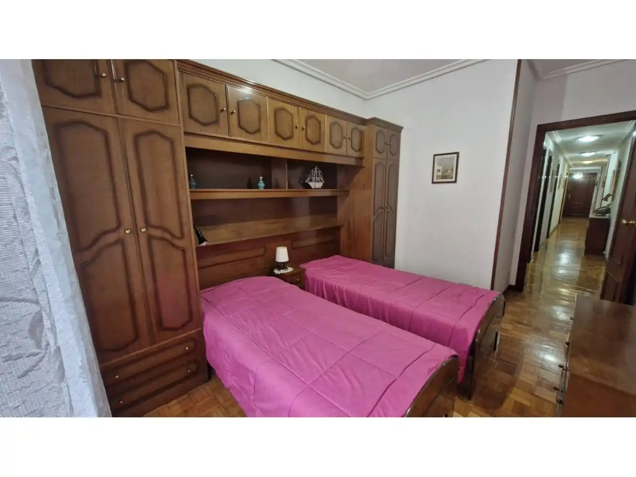 Habitación de Piso en venta en  Logroño con Calefacción, Parquet y Terraza
