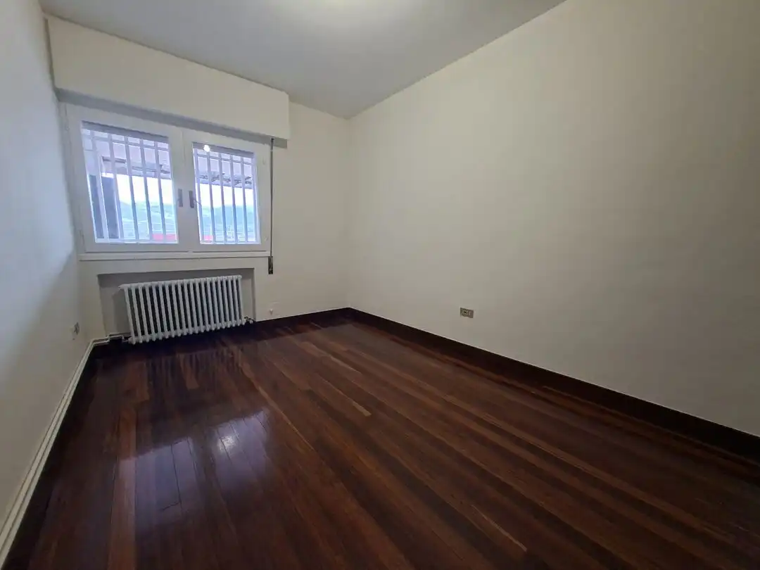 Wohnung zum Verkauf in Durango mit Heizung, Abstellraum und Balkon