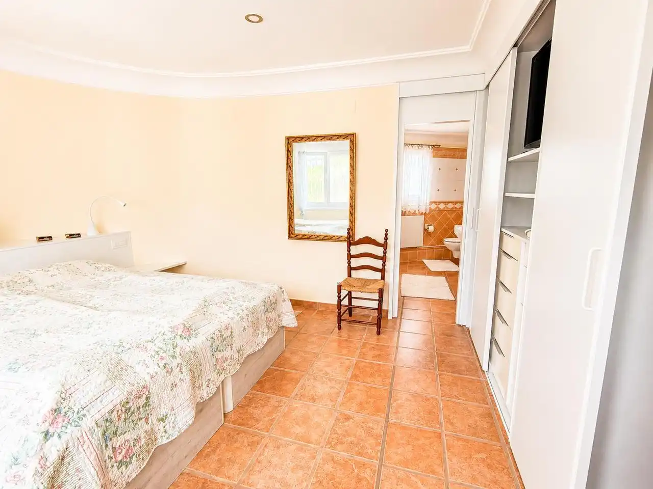 Habitación de Casa o chalet en venta en Oliva con Terraza y Piscina comunitaria