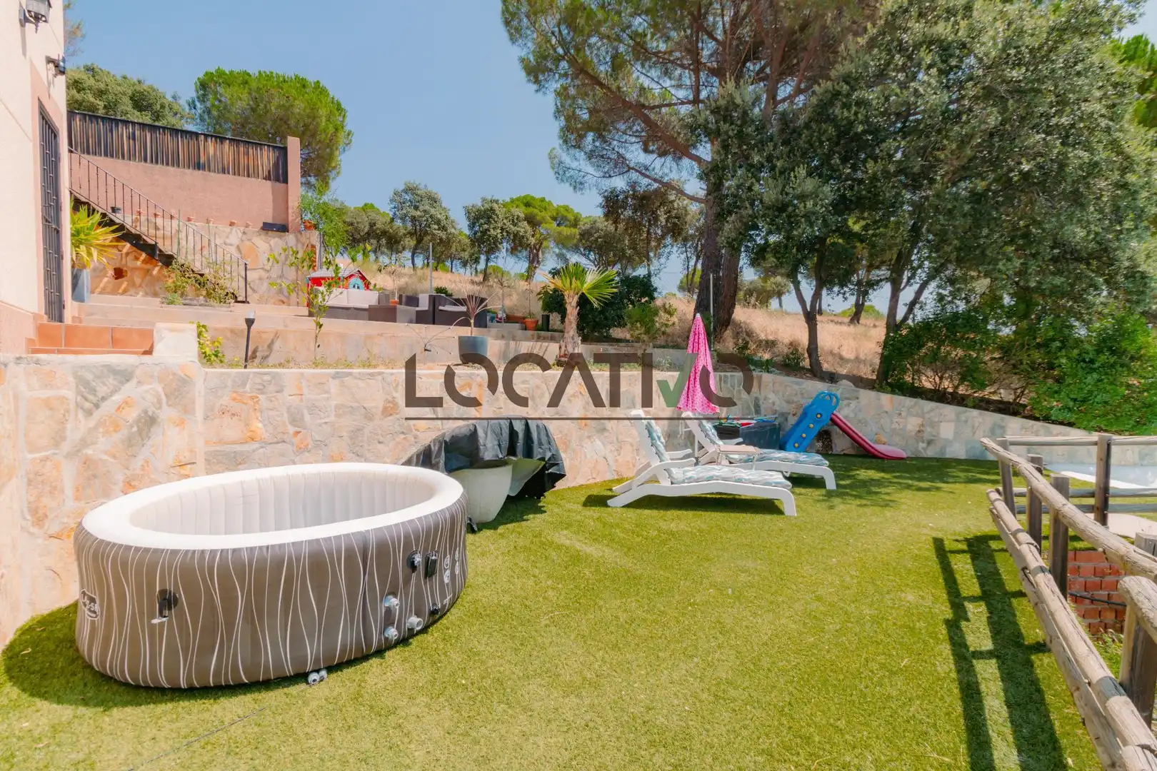 Jardí de Casa o xalet en venda en Navas del Rey amb Aire condicionat, Calefacció i Jardí privat