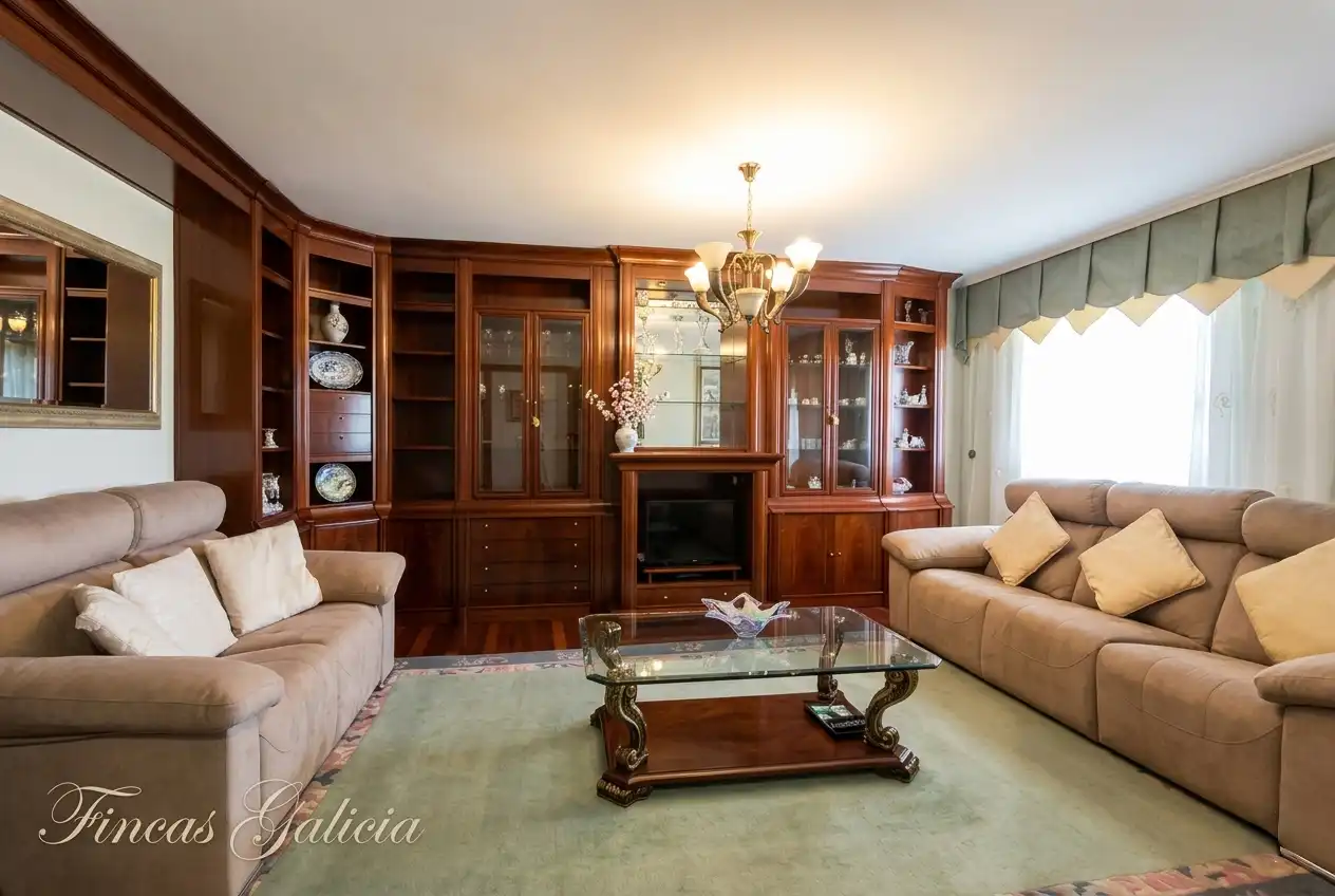 Sala de estar de Casa adosada en venta en Verín con Calefacción, Jardín privado y Terraza