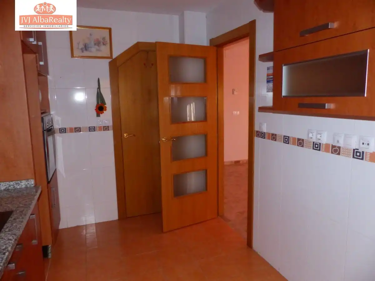 Casa adosada en venta en Albacete con Calefacción y Balcón