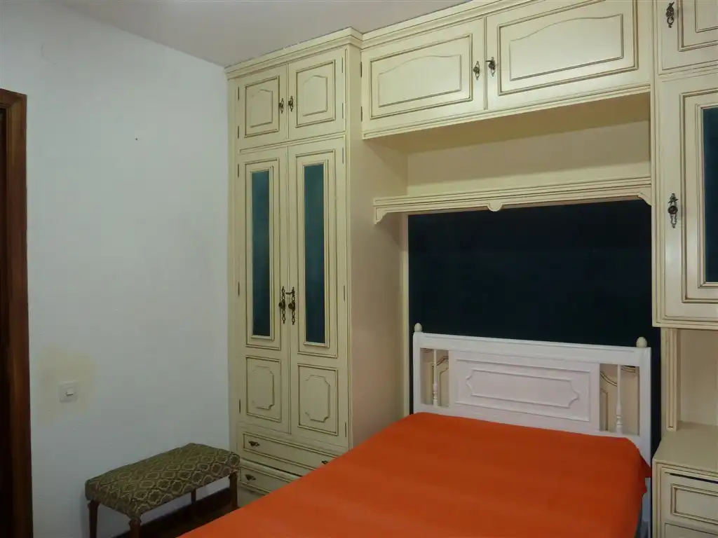 Habitación de Piso en venta en  Pamplona / Iruña con Calefacción, Parquet y Terraza