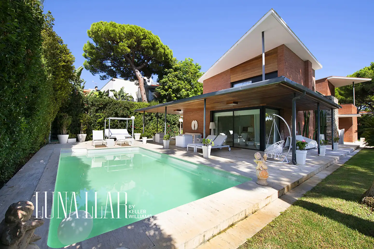 Garden of Houses for sale in Castelldefels  with Swimming Pool
