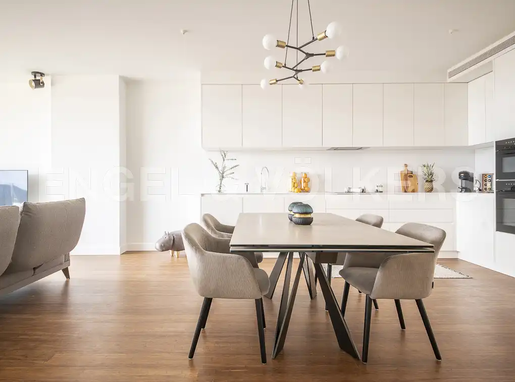 Comedor de Piso de alquiler en Barcelona con Aire acondicionado, Calefacción y Piscina