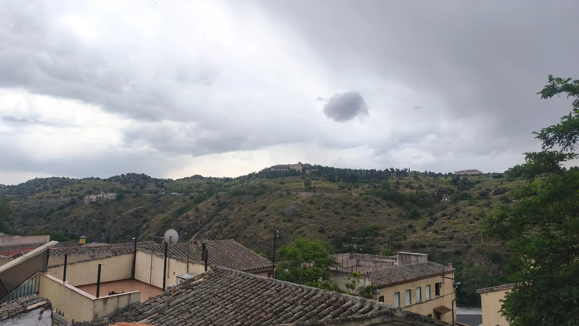 Vista exterior de Edificio en venta en Toledo