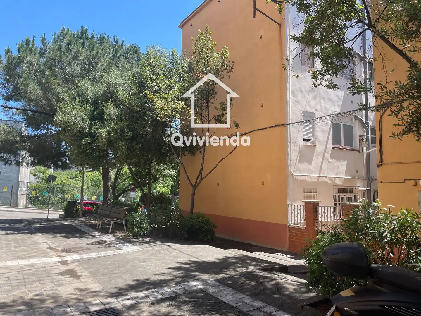 Vista exterior de Piso en venta en Santa Coloma de Gramenet