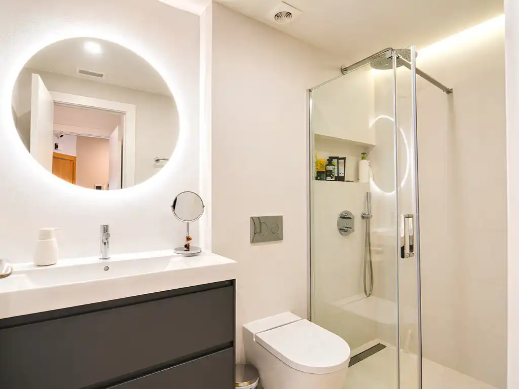 Bathroom of Flat for sale in Fuengirola  with Heating, Terrace and Swimming Pool