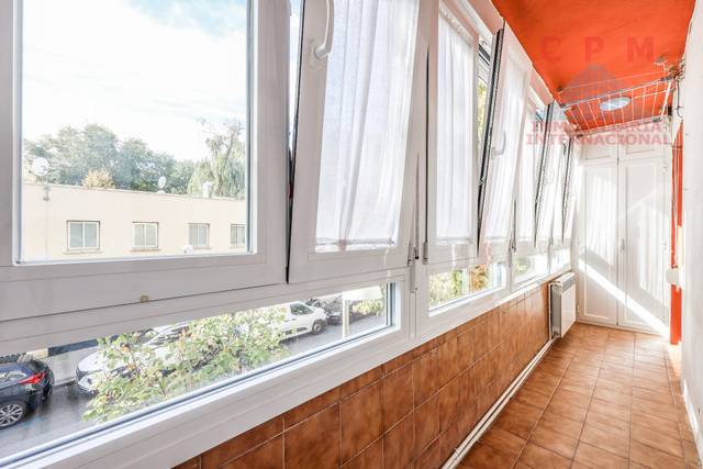 Piso en Alquiler en Valdezarza