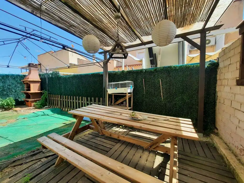 Terrasse von Einfamilien-Reihenhaus zum Verkauf in Escalona mit Klimaanlage, Heizung und Terrasse