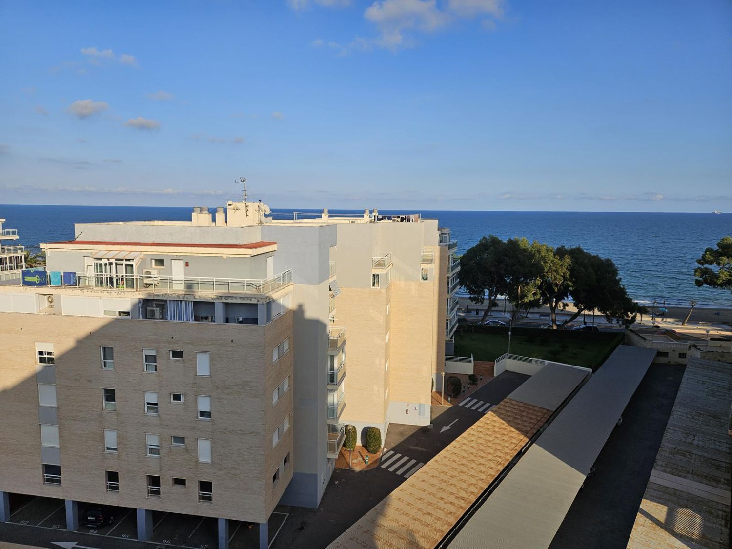 Dormitori de Apartament de lloguer en Benicasim / Benicàssim amb Terrassa i Moblat