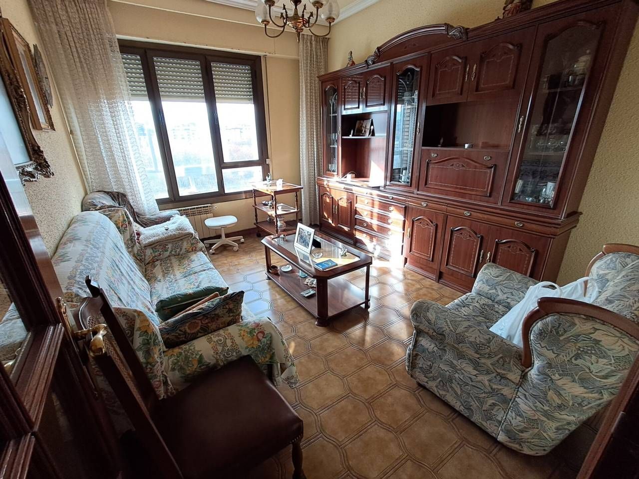 Pis en venda a Gonzalo de Berceo, Oeste