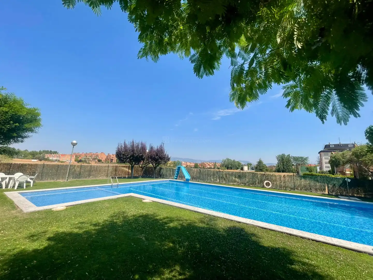 Schwimmbecken von Haus oder Chalet zum Verkauf in  Logroño mit Klimaanlage, Heizung und Privatgarten