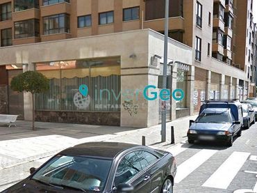 Locale commerciale in vendita a Calle de Enrique Cubero