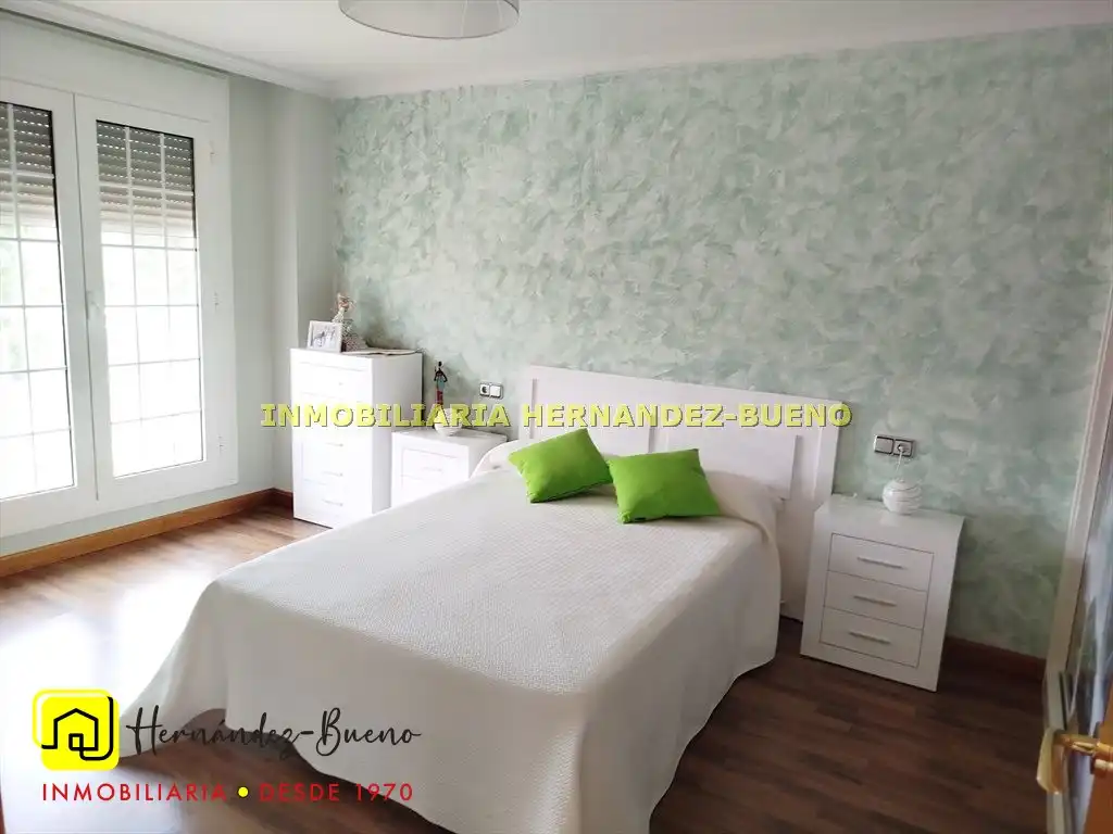 Habitación de Casa o chalet en venta en Calvarrasa de Abajo con Calefacción, Jardín privado y Terraza