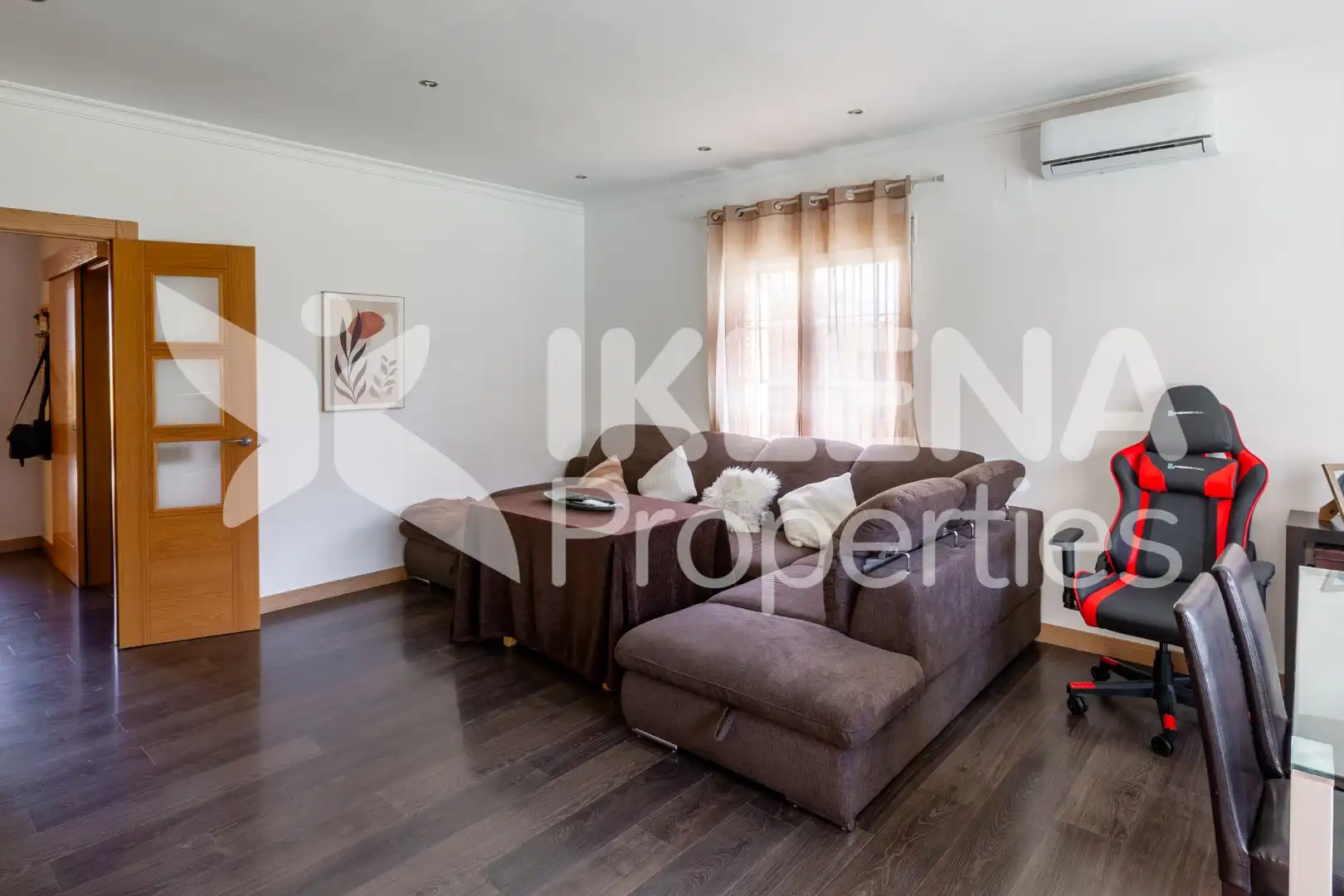 Living room of Houses for sale in Roquetas de Mar  with Air Conditioner, Private garden and Parquet flooring
