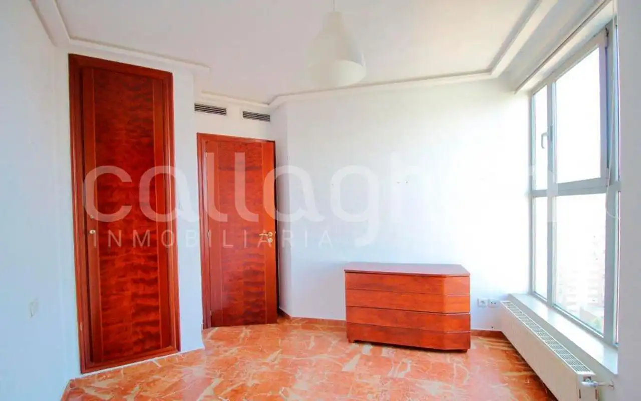 Piso en venta en Calle PROFESSOR LOPEZ PIÑERO, Ciutat de les Ciències i de les Arts - Justicia