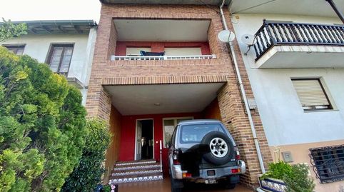 Foto 2 de Casa adosada en venta en Calle la Castañera, Bárcena de Cudón - Gomazo, Miengo