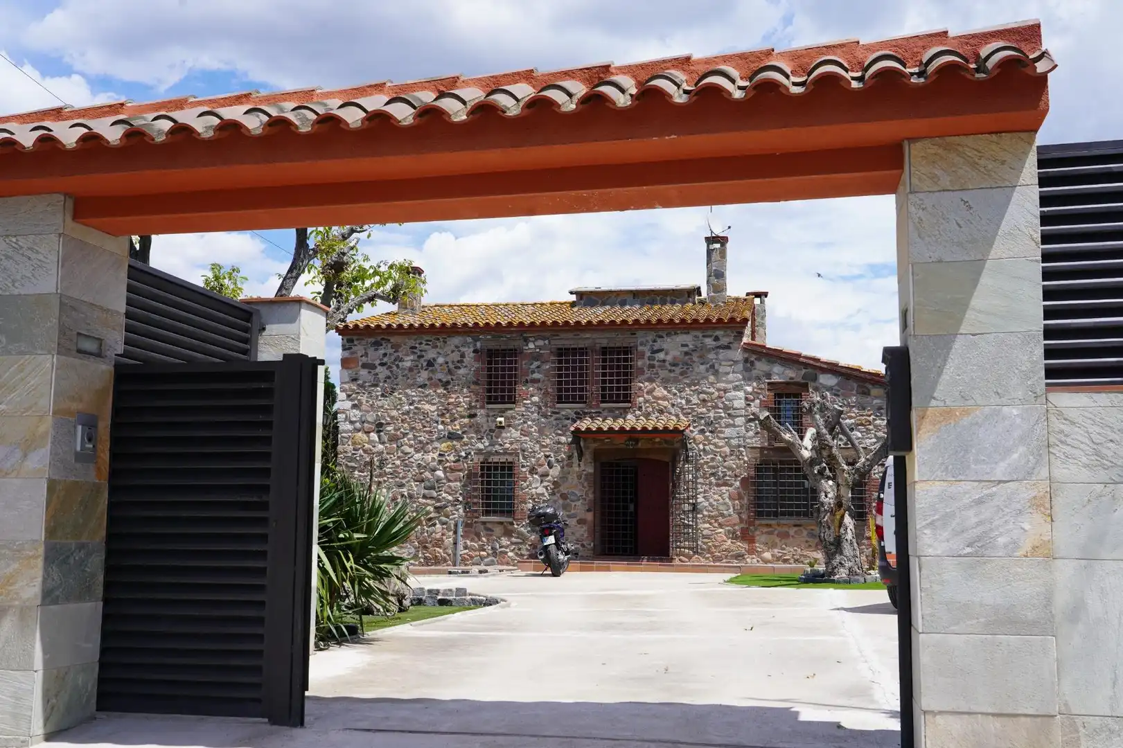 Außenansicht von Country house zum Verkauf in Granollers mit Klimaanlage, Privatgarten und Terrasse