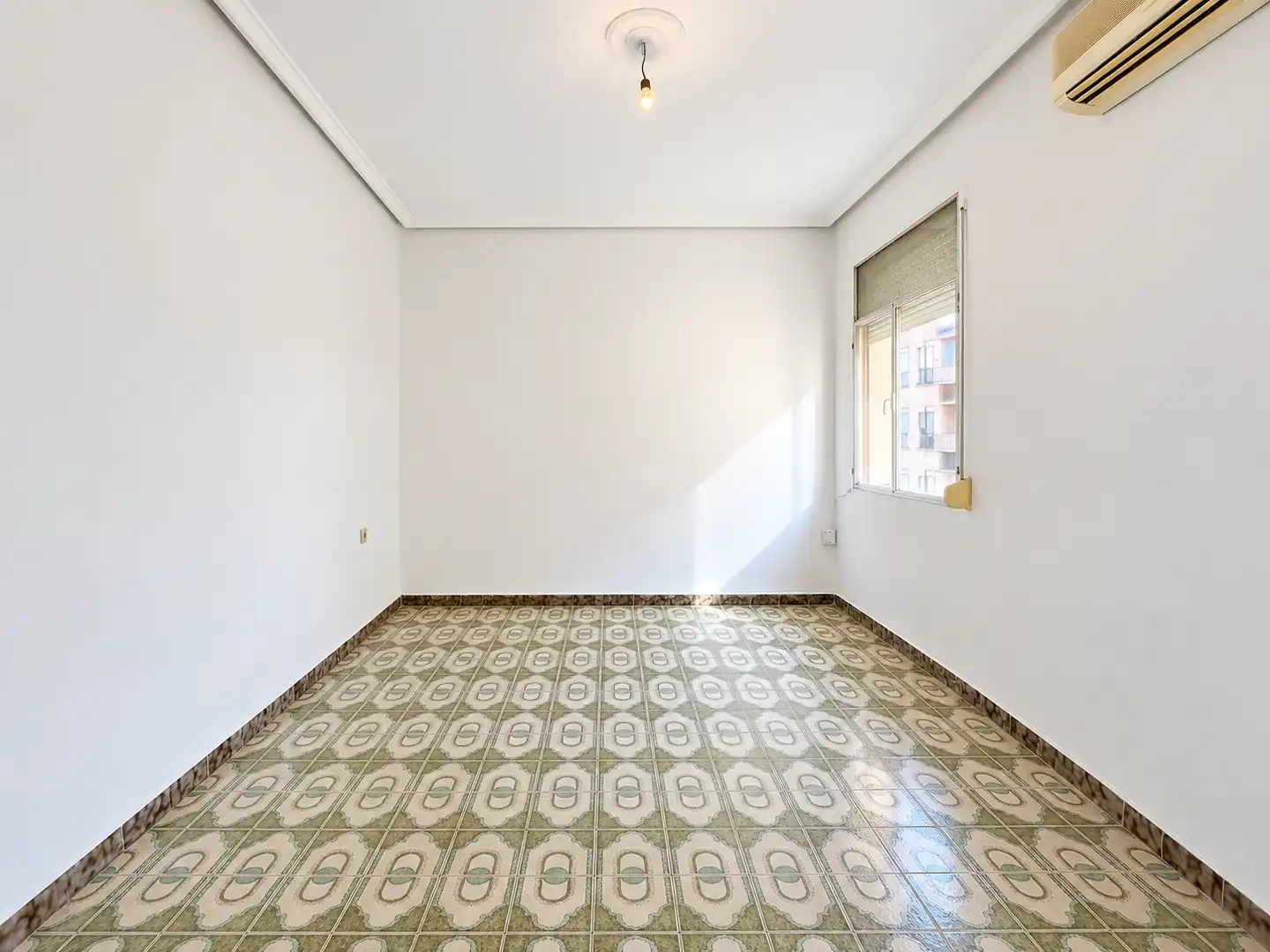 Flat for sale in Benicalap