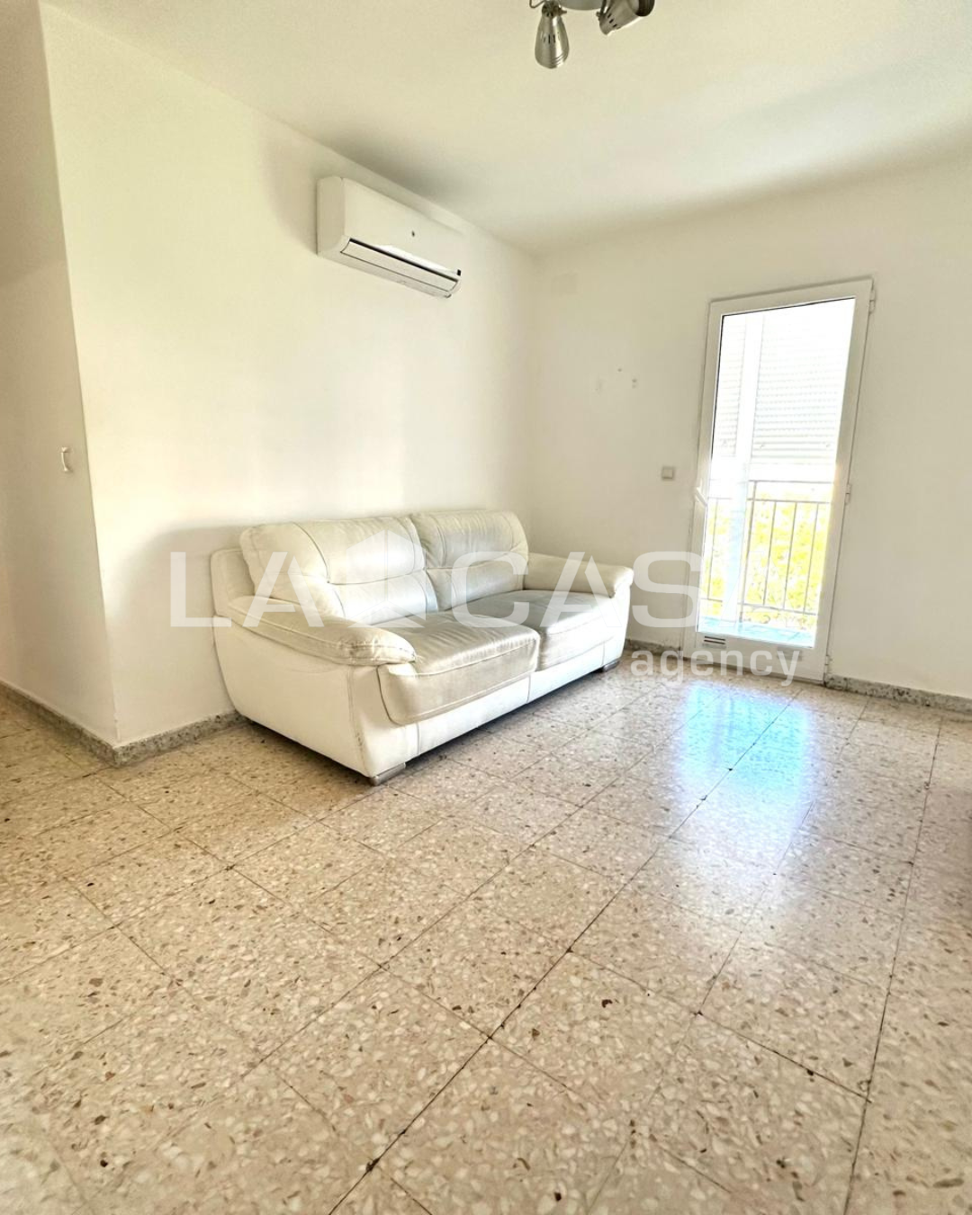 Living room of Flat for sale in  Sevilla Capital  with Terrace