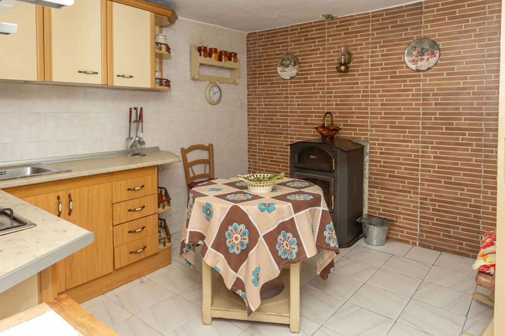 Cocina de Casa adosada en venta en La Peza con Balcón