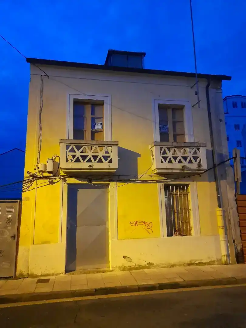 Vista exterior de Casa adosada en venda en Lugo Capital amb Balcó