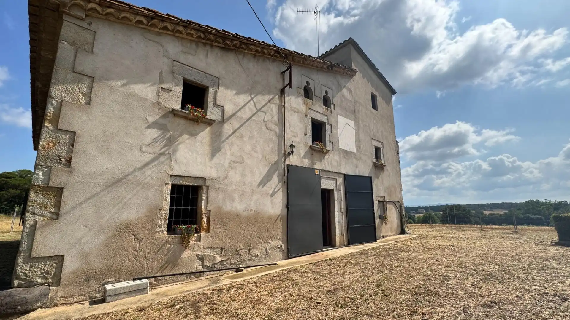 Vista exterior de Finca rústica en venda en Caldes de Malavella amb Calefacció i Jardí privat