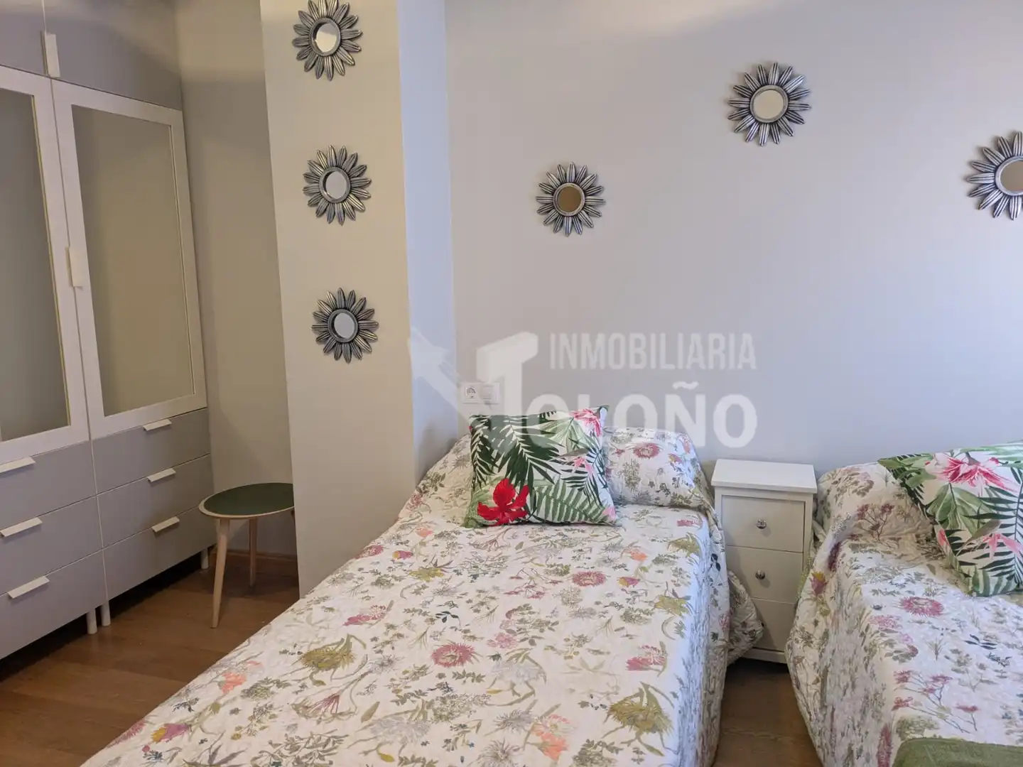 Schlafzimmer von Haus oder Chalet zur Miete in Anguciana mit Heizung, Privatgarten und Parkett