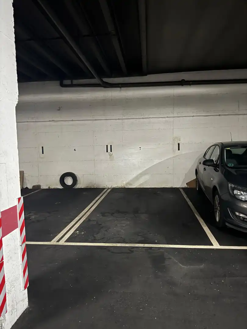 Parkplatz von Wohnung zur Miete in Oviedo  mit Heizung, Parkett und Abstellraum