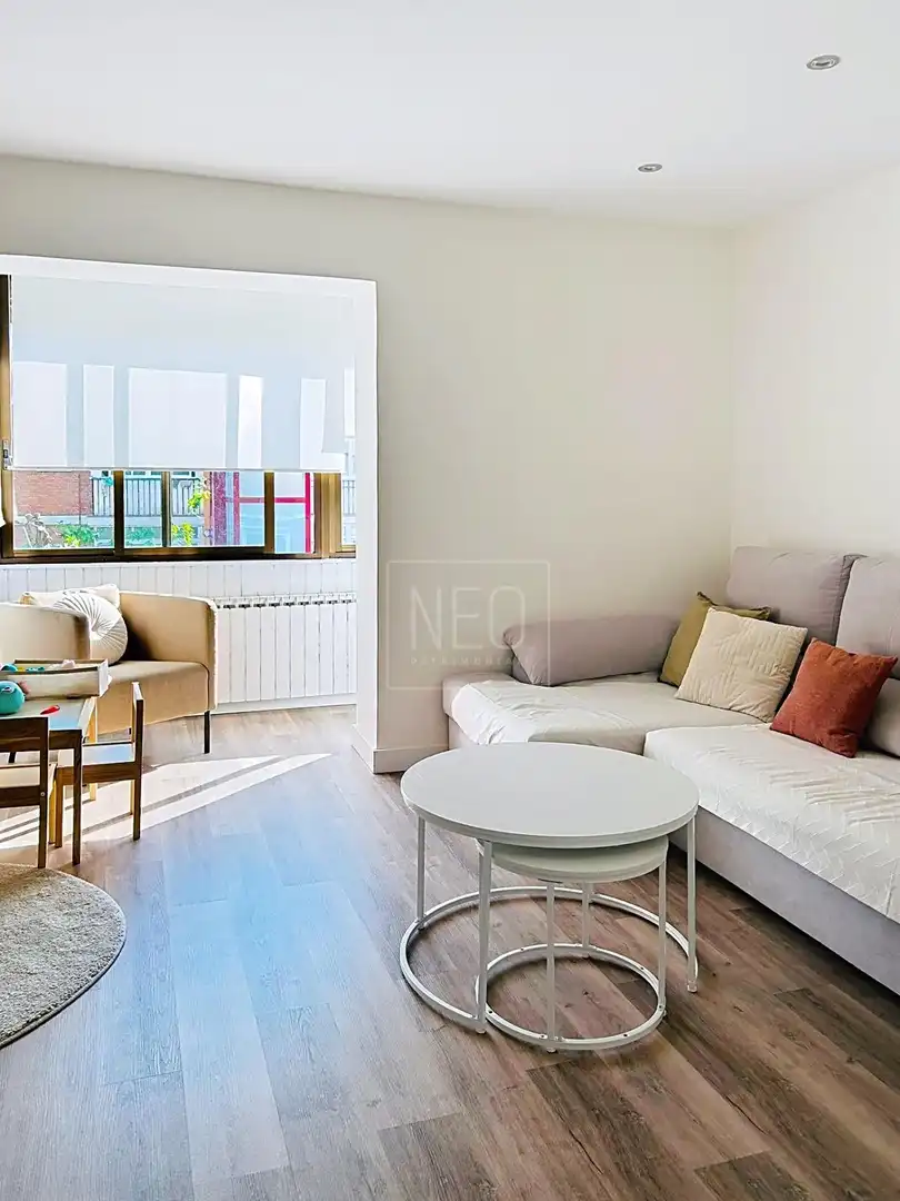 Living room of Flat for sale in Madrid  with Air Conditioner, Heating and Private garden