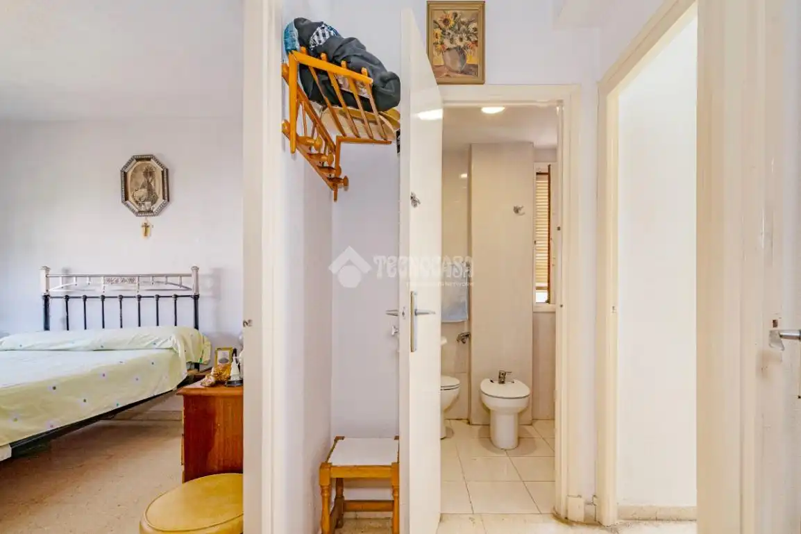 Habitación de Piso en venta en Granada con Calefacción, Amueblado y Balcón
