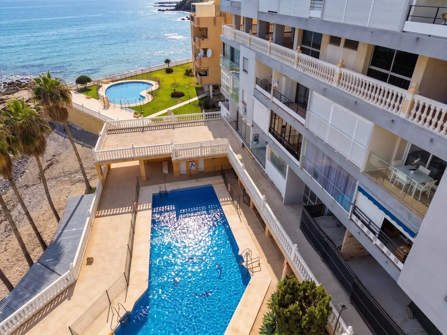 Schwimmbecken von Wohnungen zum Verkauf in Benalmádena mit Privatgarten, Terrasse und Abstellraum