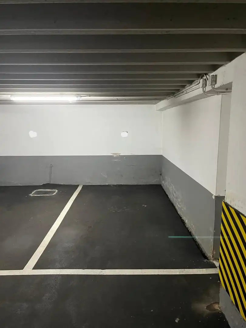 Parking de Piso de alquiler en Oviedo  con Calefacción
