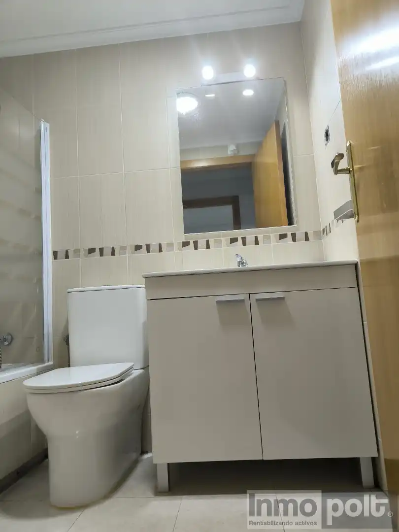 Baño de Piso de alquiler en Murcia