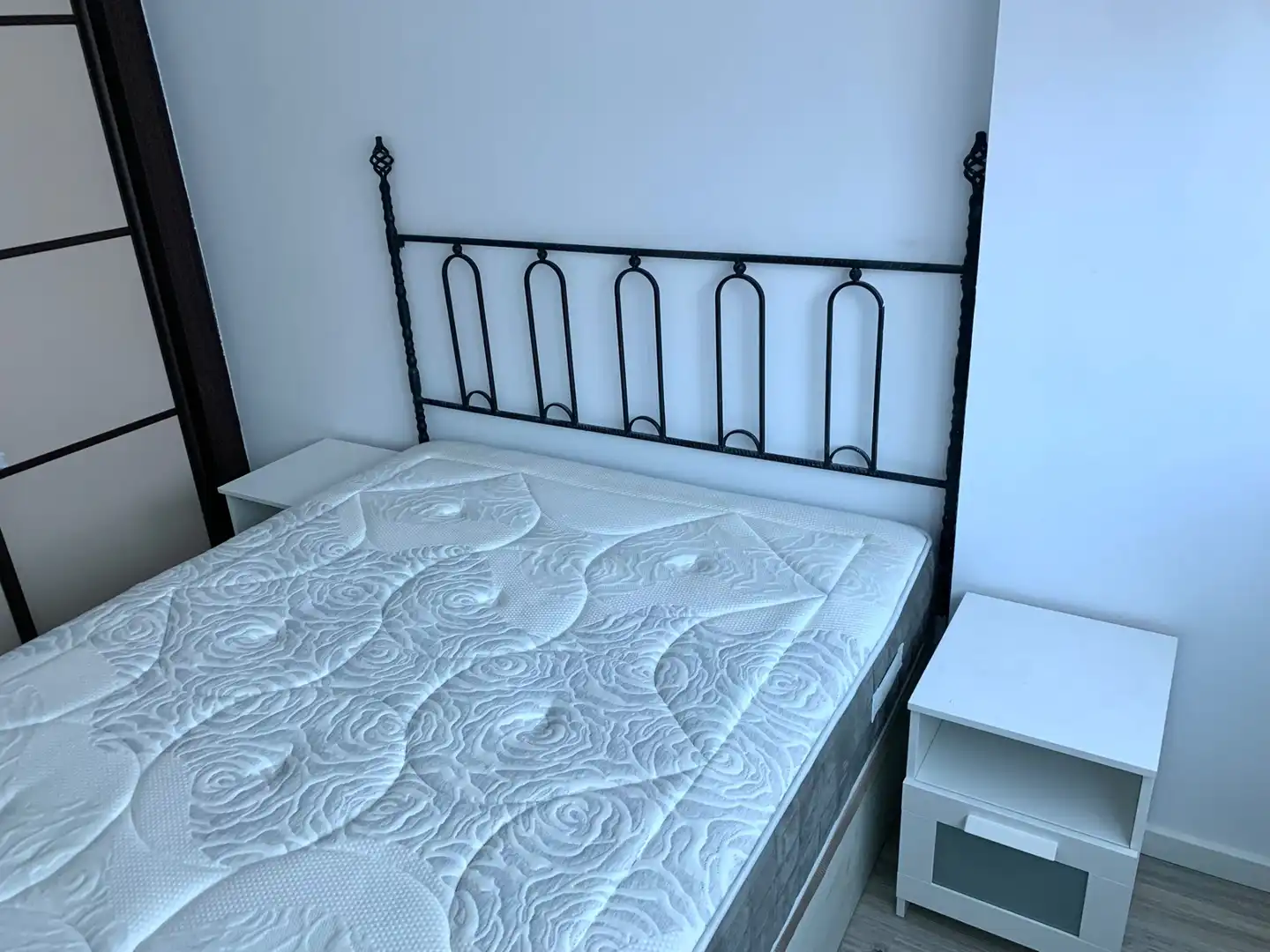Habitación de Apartamento de alquiler en Zaragoza con Calefacción, Parquet y Amueblado