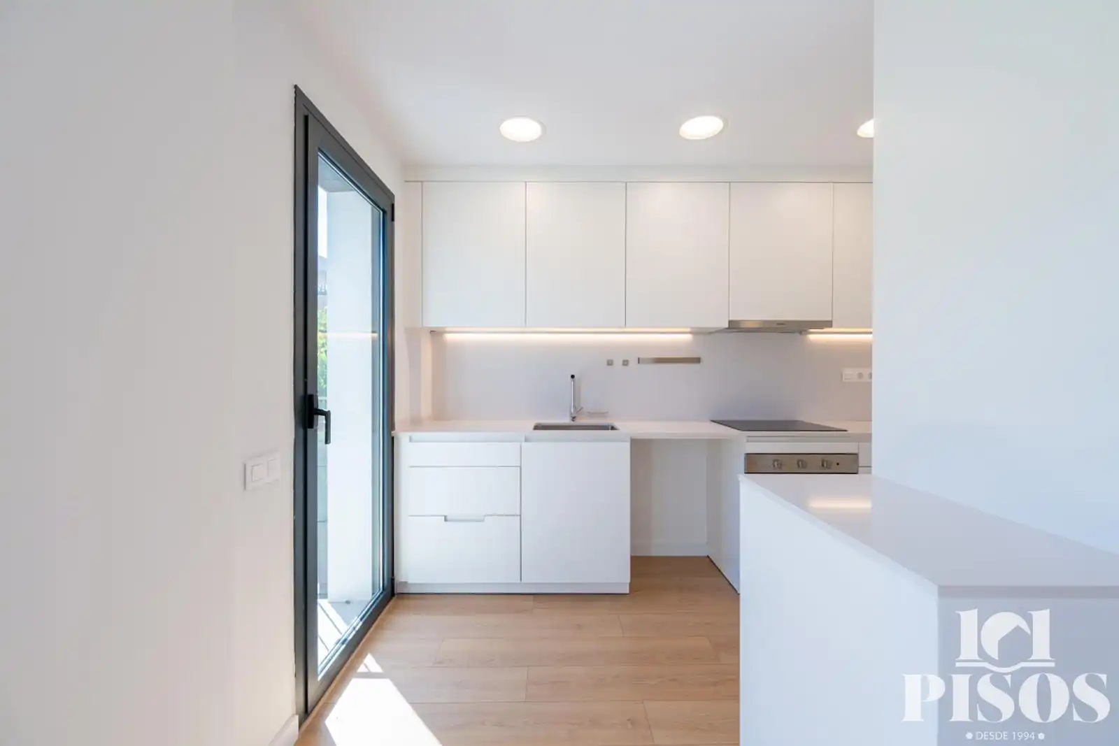 Kitchen of Attic for sale in Sant Cugat del Vallès  with Air Conditioner, Heating and Parquet flooring