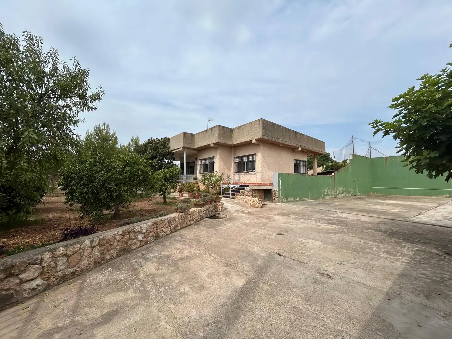 Vista exterior de Casa o xalet en venda en Bétera amb Jardí privat, Terrassa i Piscina
