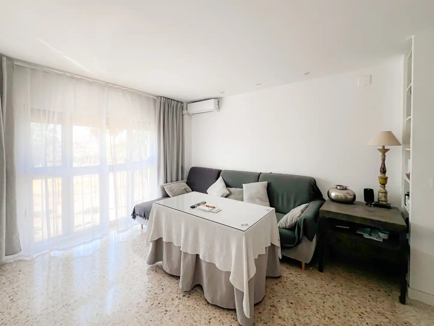 Living room of Flat for sale in Sevilla