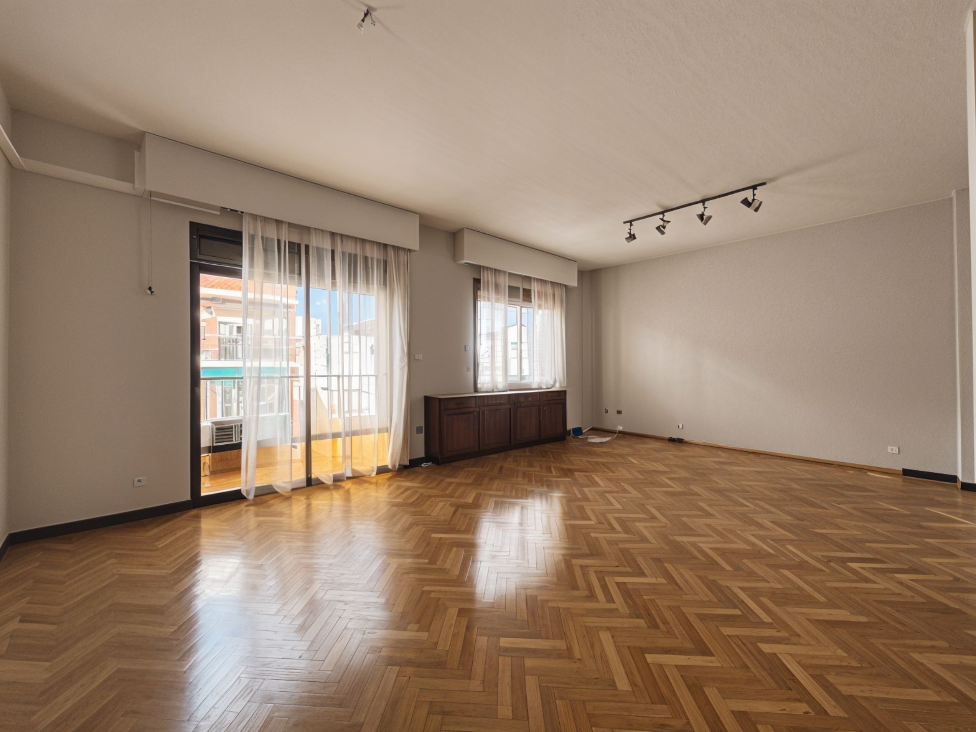 Sala d'estar de Pis en venda en  Zaragoza Capital amb Aire condicionat i Calefacció