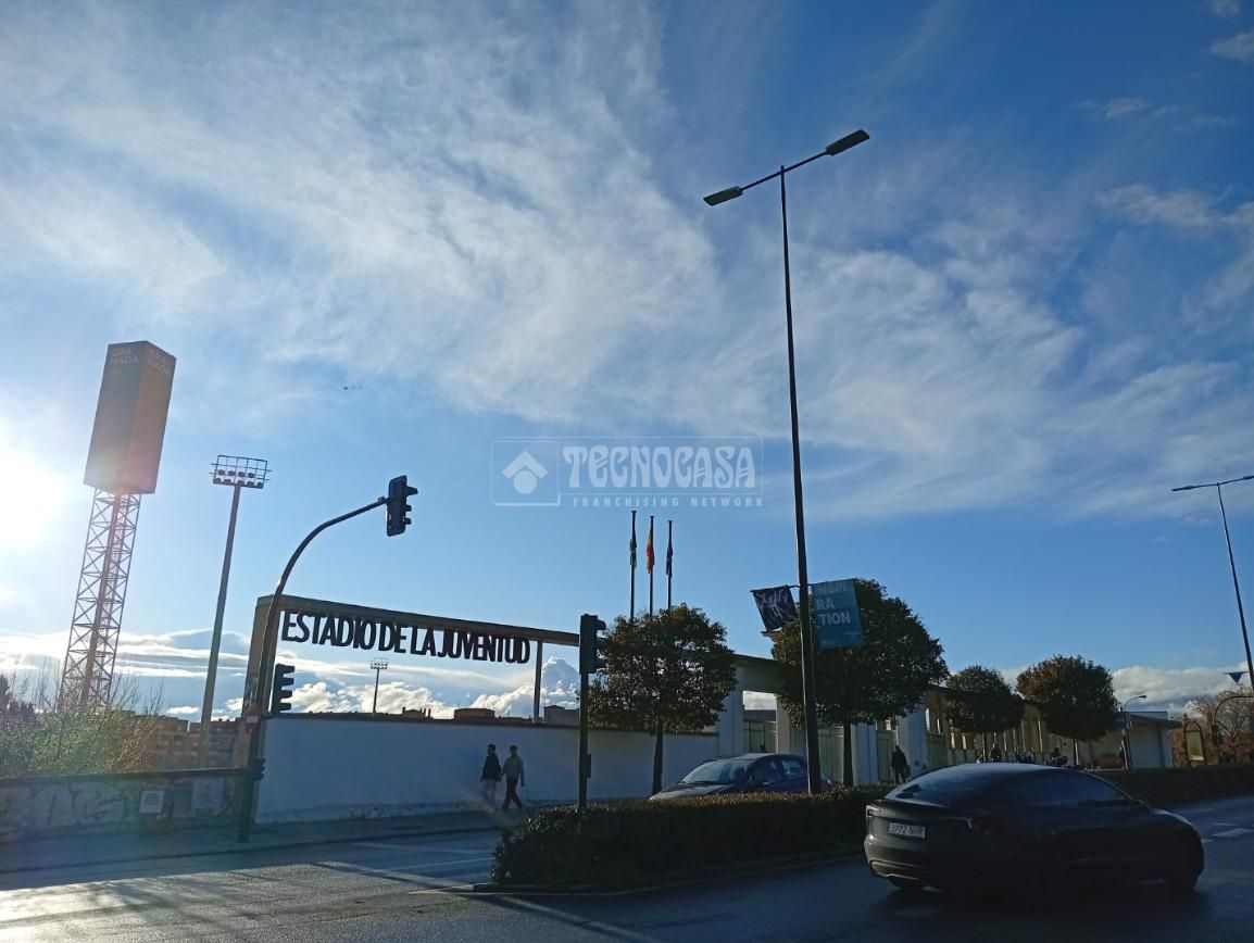 Local en venta en C. Demetrio Spínola, Rosaleda - Juventud