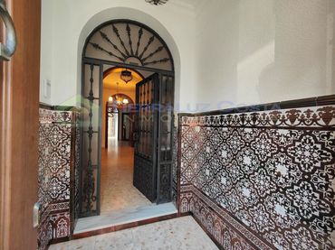 Casa amb balcó en venda a Lepe