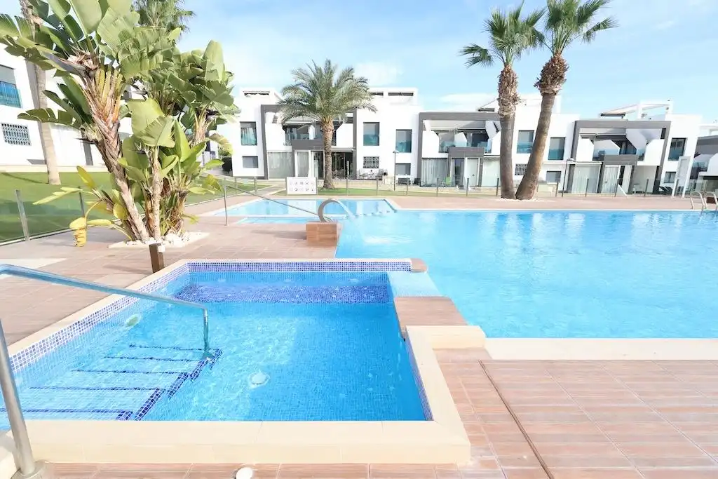 Piscina de Casa o chalet en venta en Orihuela con Aire acondicionado, Terraza y Amueblado