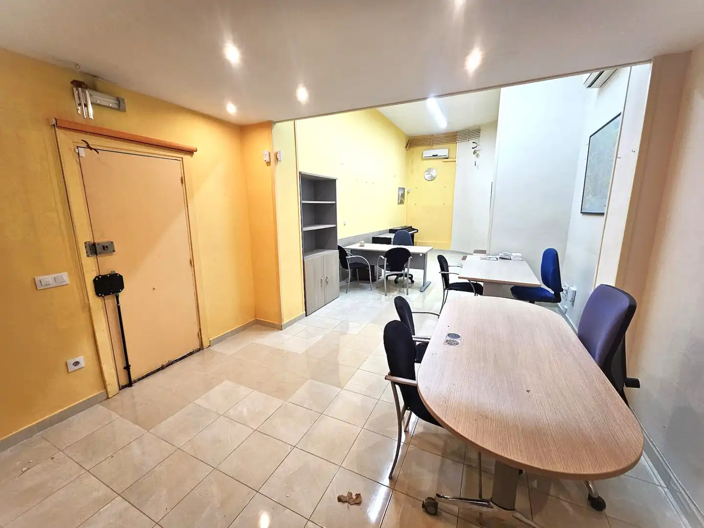 Büro zum Verkauf in L'Hospitalet de Llobregat mit Klimaanlage, Abstellraum und Alarm