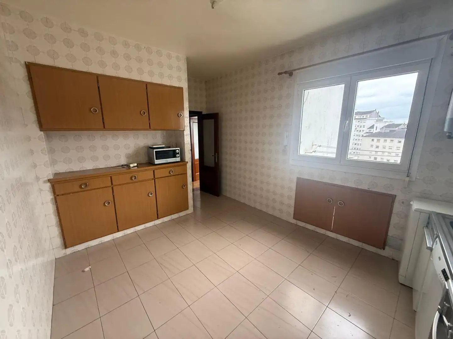 Kitchen of Flat for sale in Oviedo   with Heating, Parquet flooring and Terrace