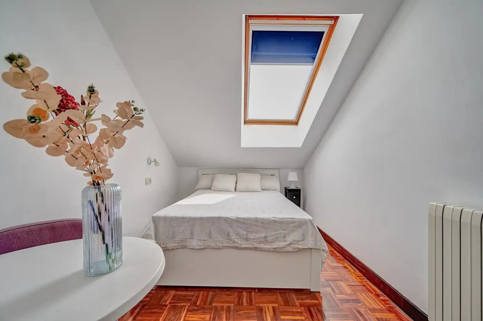 Habitación de Ático en venta en  Pamplona / Iruña con Calefacción, Parquet y Balcón