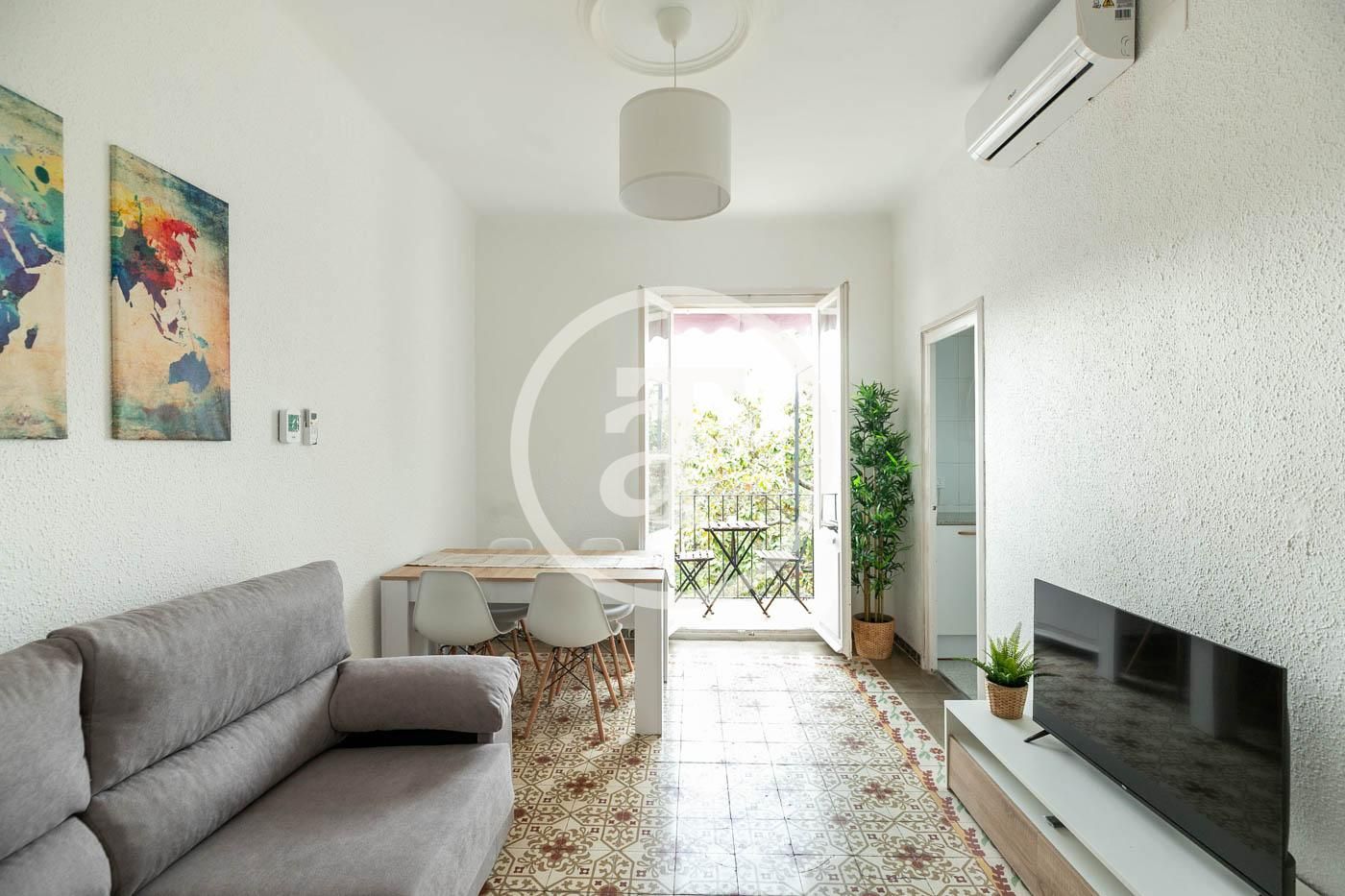 Sala de estar de Piso de alquiler en  Barcelona Capital con Aire acondicionado, Calefacción y Amueblado