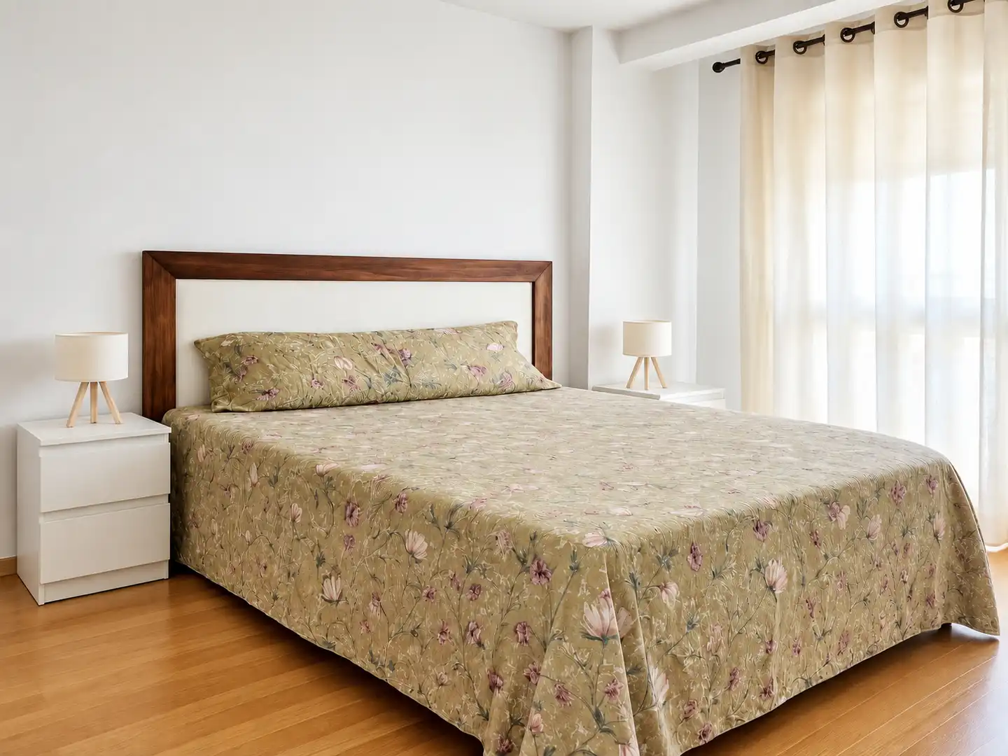 Habitación de Piso de alquiler en Torrelavega  con Amueblado y Horno